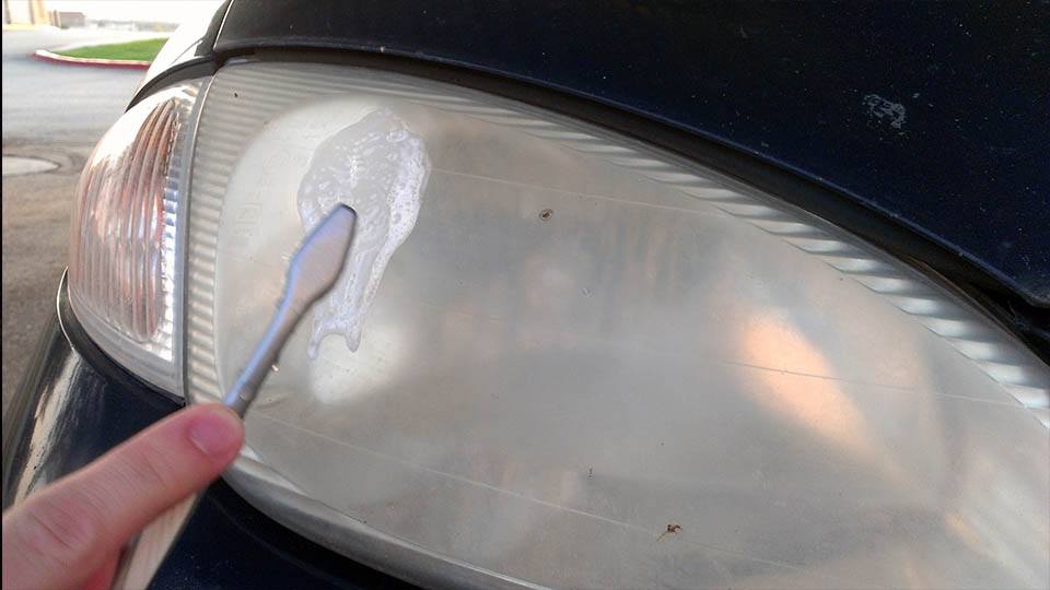 Use Toothpaste to Clean Those Headlights