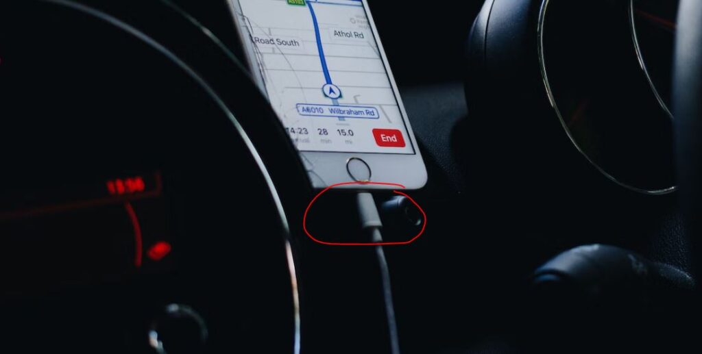 Why Does Apple CarPlay Keep Disconnecting [REASONS and FIXES
